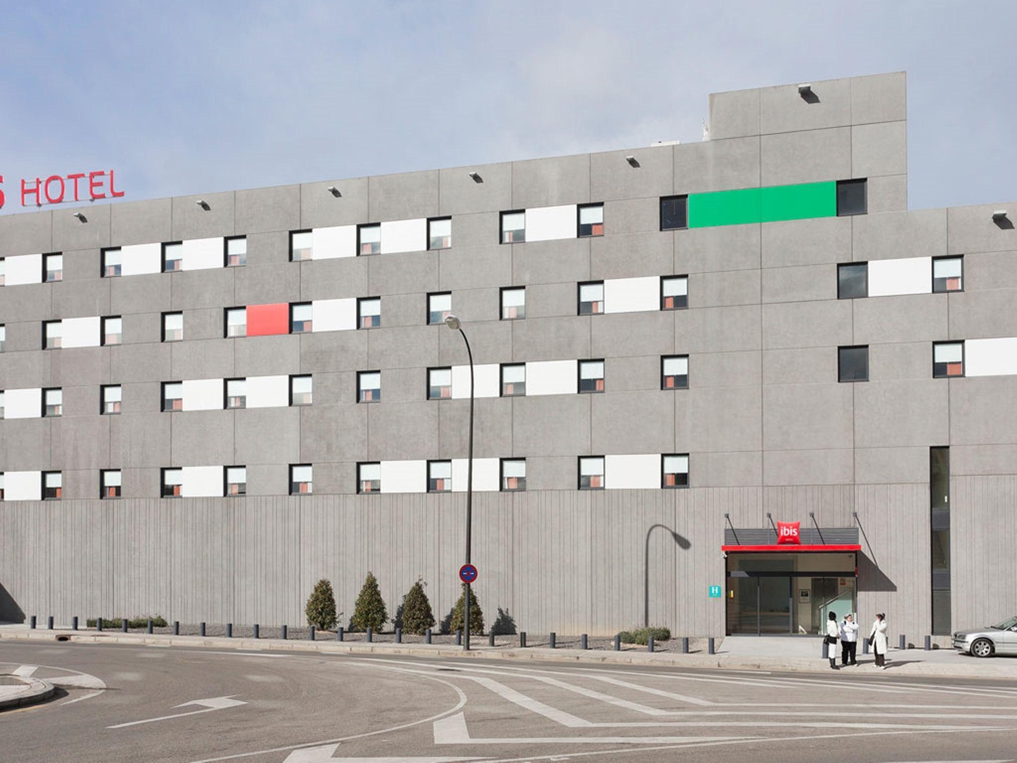 Ibis Oviedo Hotel Exterior photo